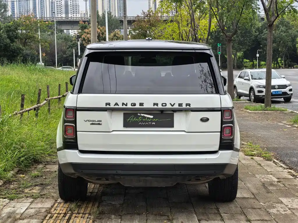 Land Rover Range Rover — миниатюра 8