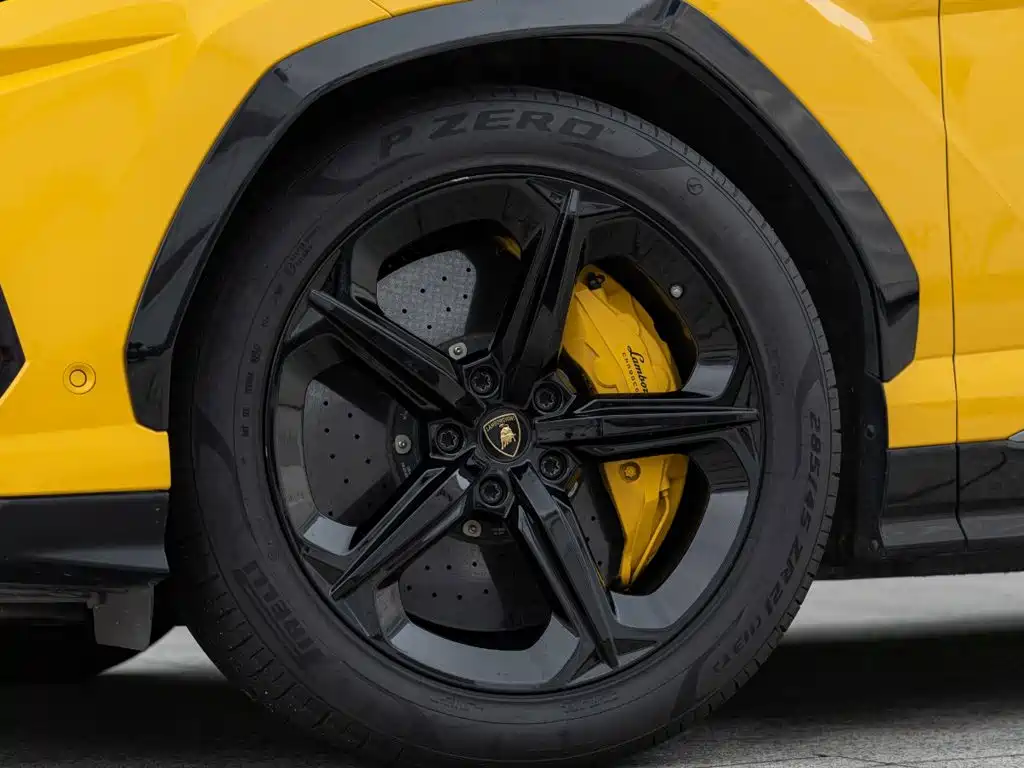 Lamborghini Urus — миниатюра 8