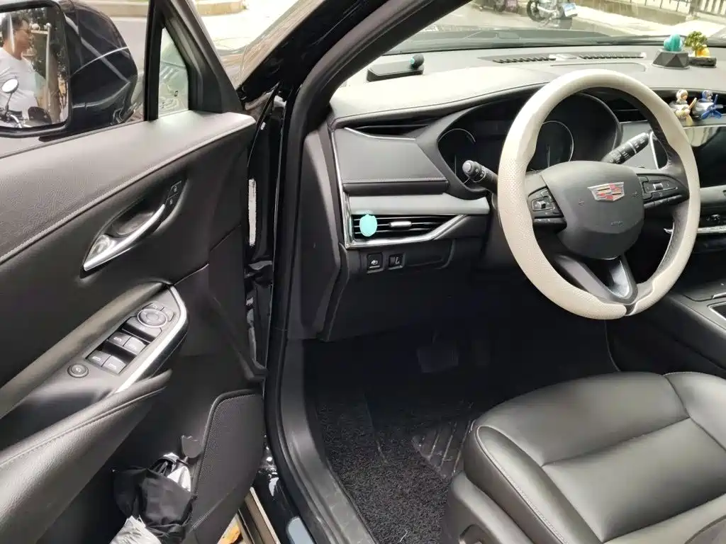 Cadillac XT4 — миниатюра 12