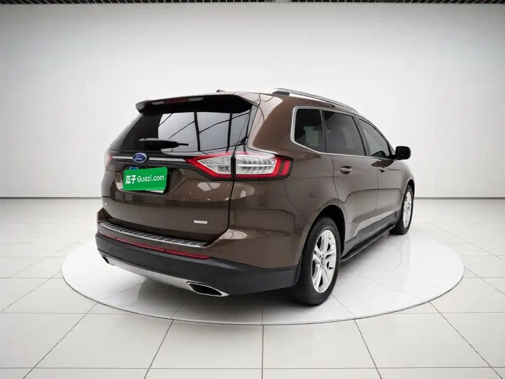 Ford Edge — миниатюра 6