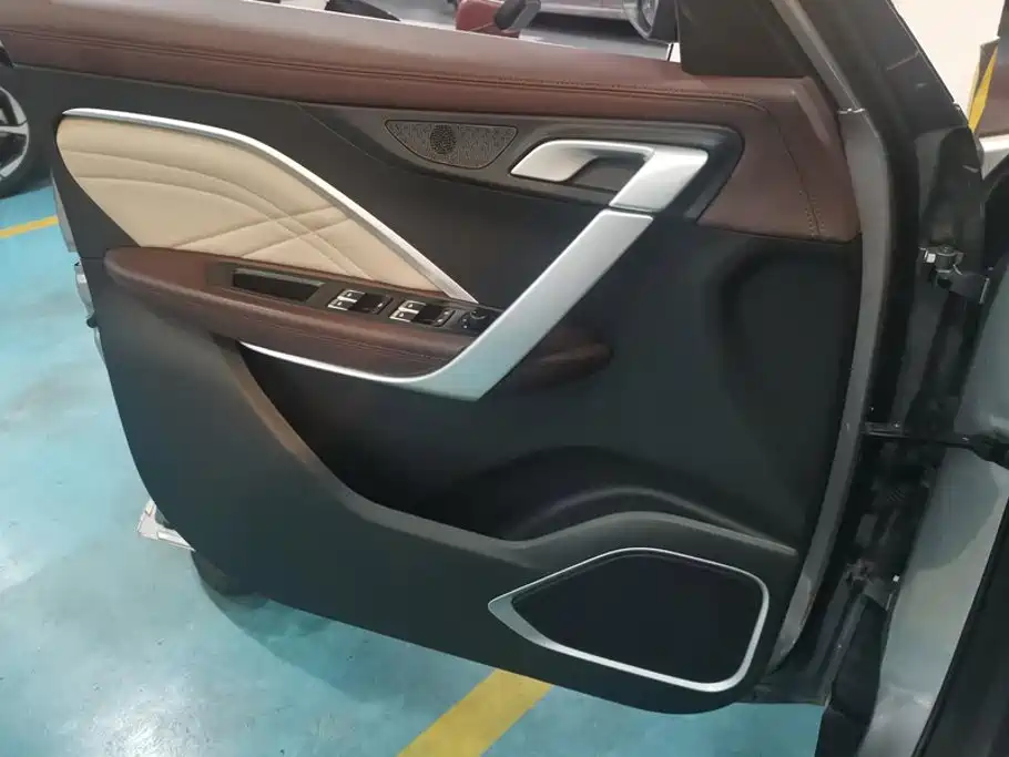 Geely Jia Ji New Energy — миниатюра 7