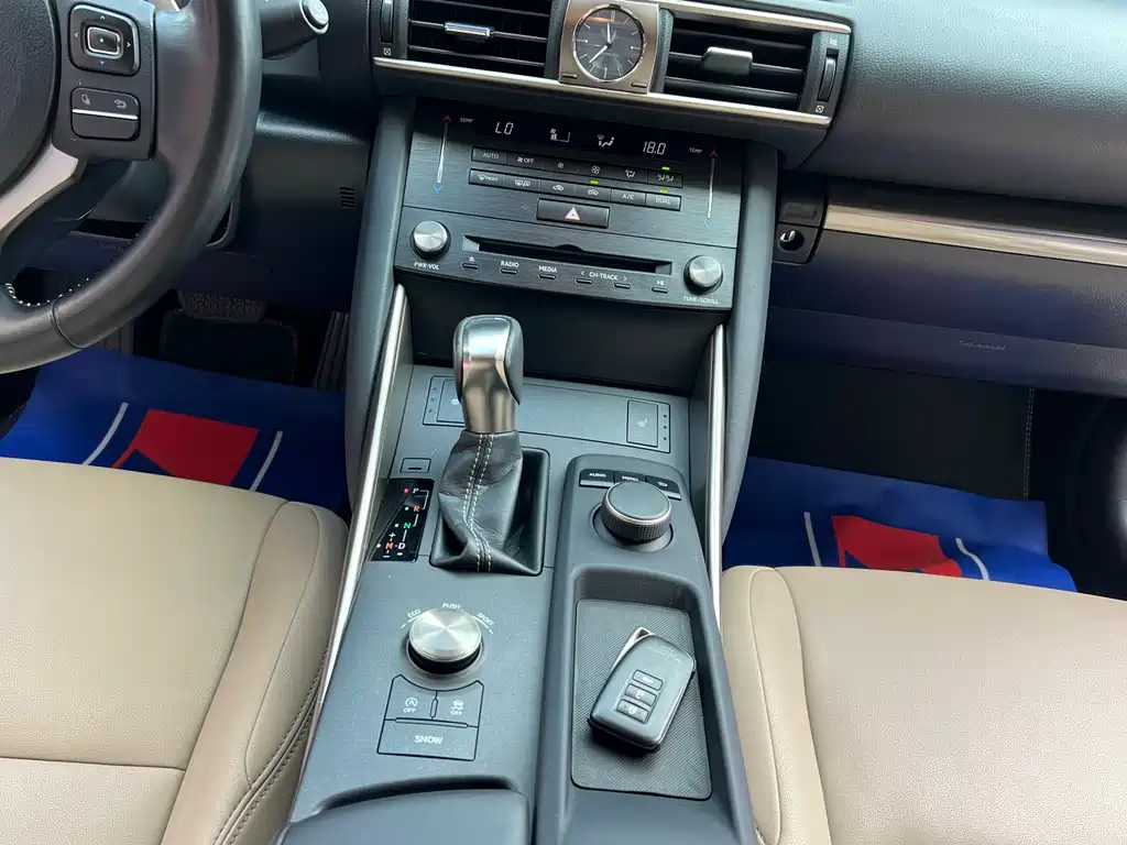 Lexus IS — миниатюра 4