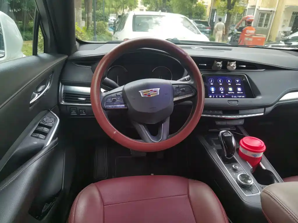 Cadillac XT4 — миниатюра 11