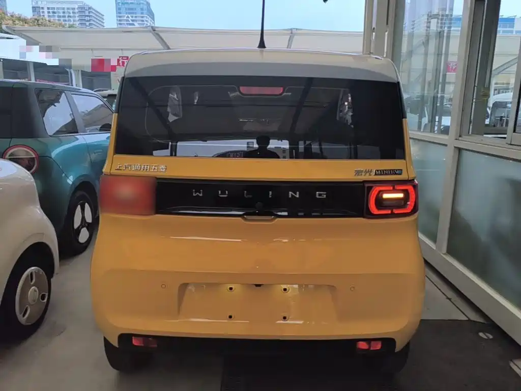 Wuling MINIEV — миниатюра 6