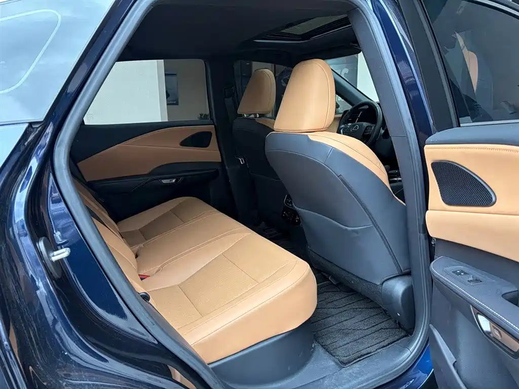 Lexus RX — миниатюра 9