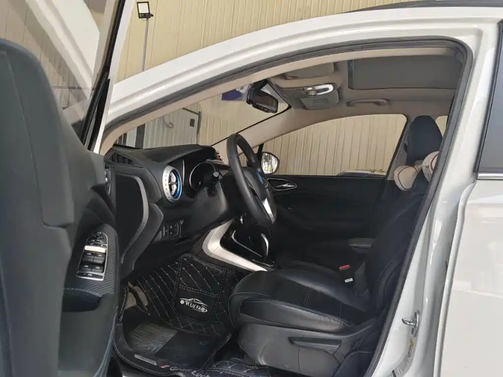 BYD Yuan EV — миниатюра 5