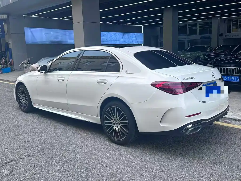 Mercedes-Benz C-Class — миниатюра 9