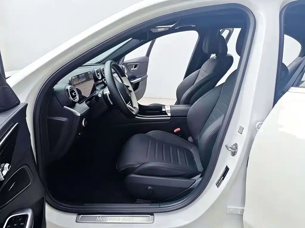 Mercedes-Benz C-Class — миниатюра 5