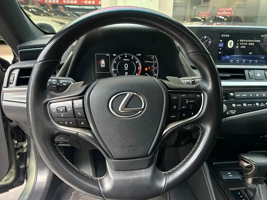 Lexus ES — миниатюра 10