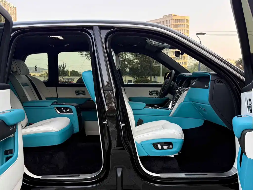 ROLLS-ROYCE CULLINAN