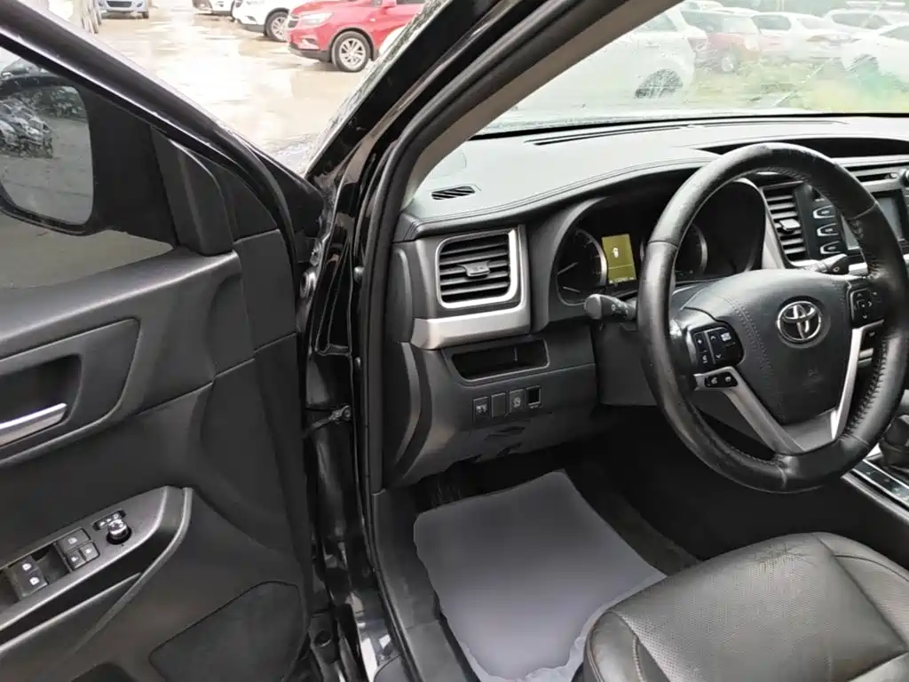 Toyota Highlander — миниатюра 16