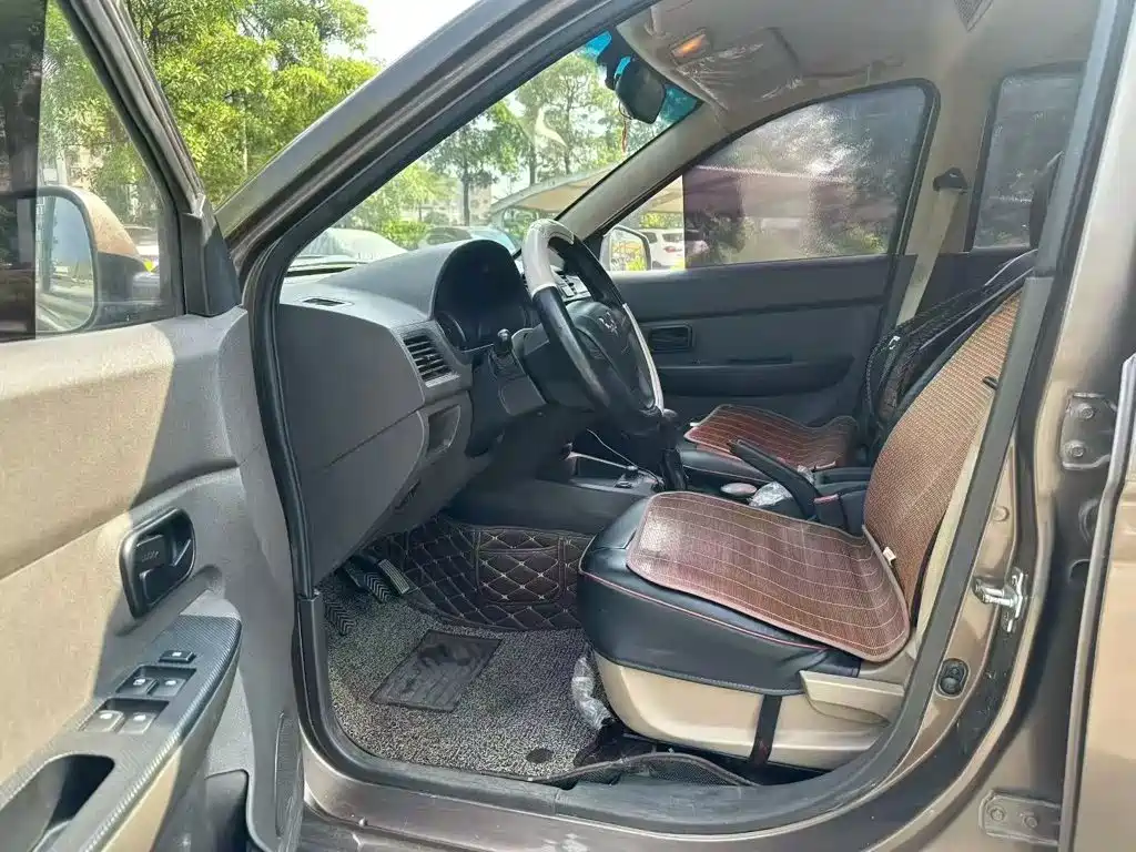 Wuling Hongguang — миниатюра 4
