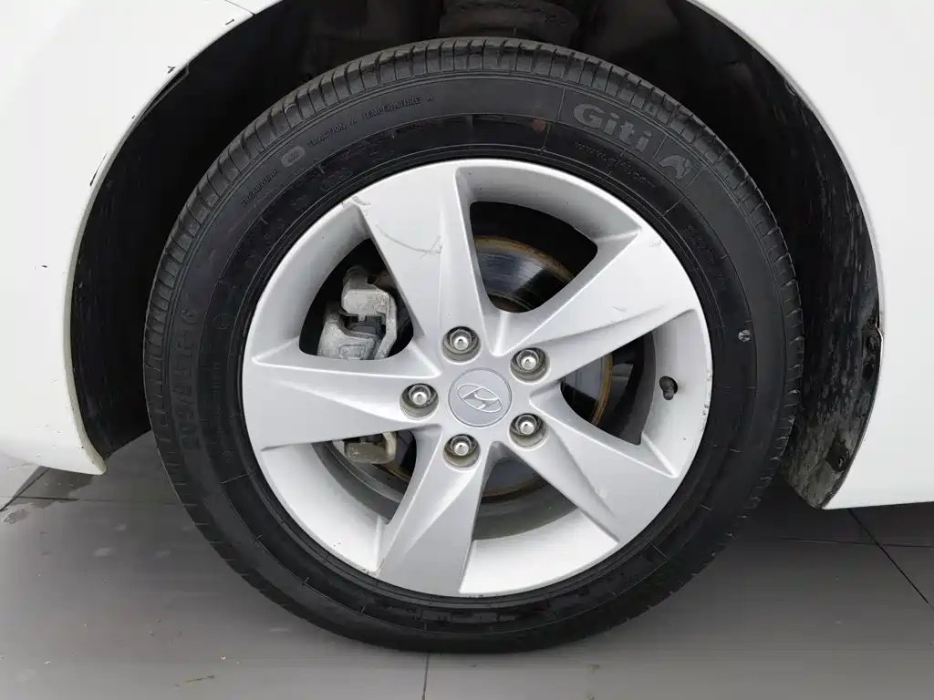 Hyundai Elantra Langdong — миниатюра 17