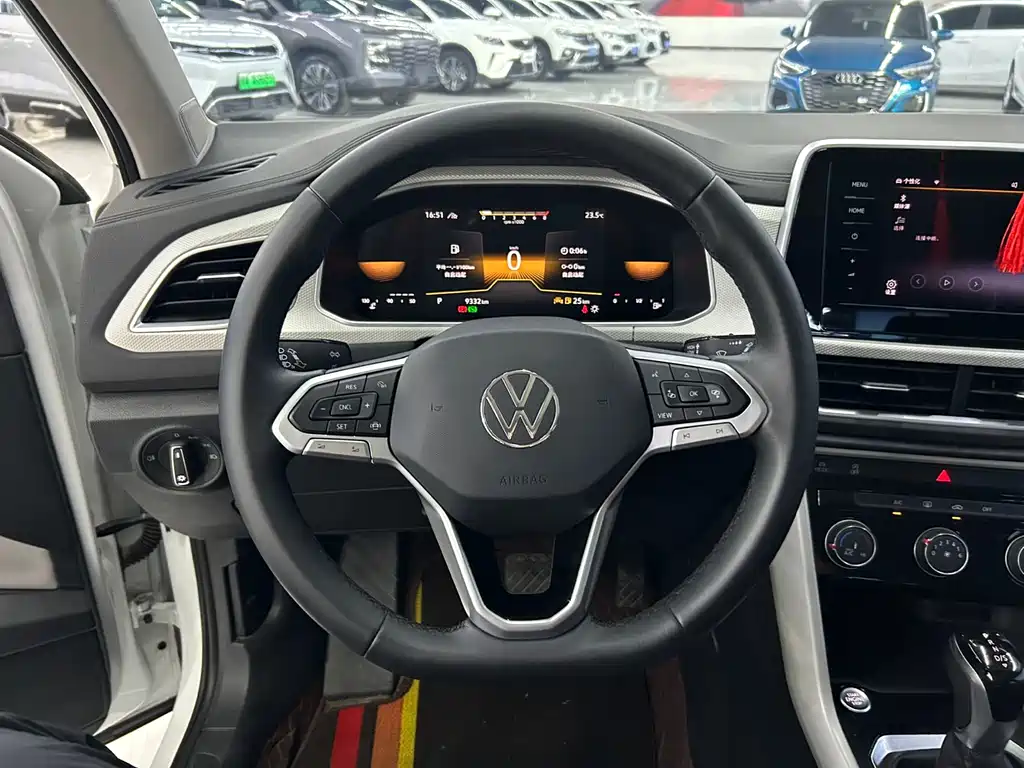 Volkswagen T-Roc 2023 280TSI DSG