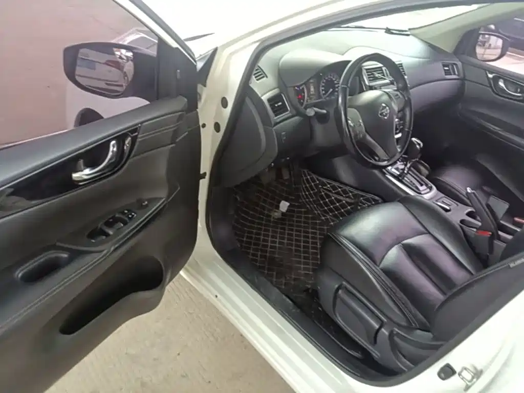 Nissan Tiida — миниатюра 16