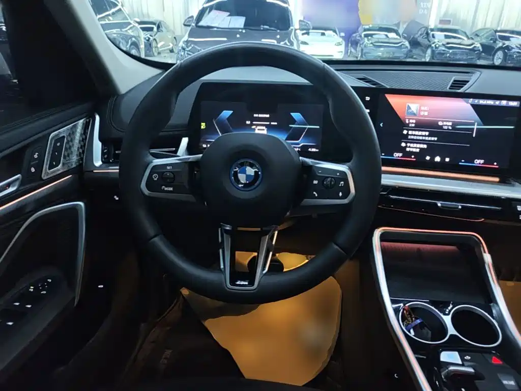 BMW iX1 — миниатюра 11