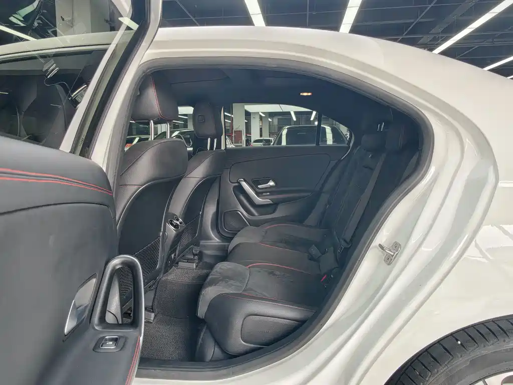 Mercedes-Benz A-Class — миниатюра 12