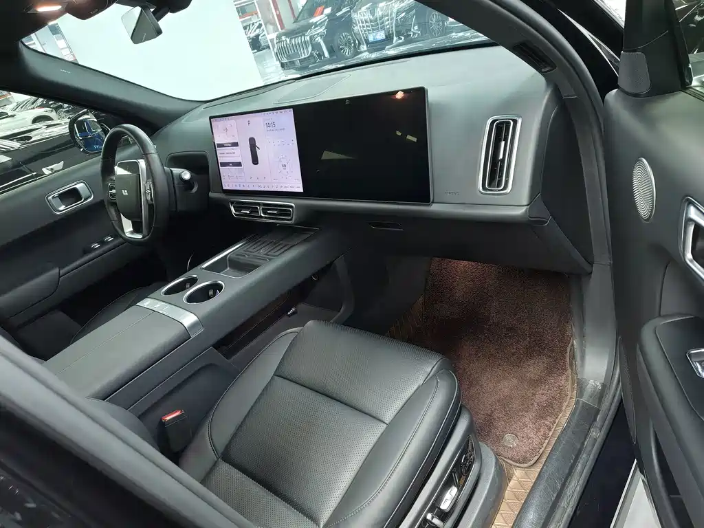 Li Auto Li L8 — миниатюра 4