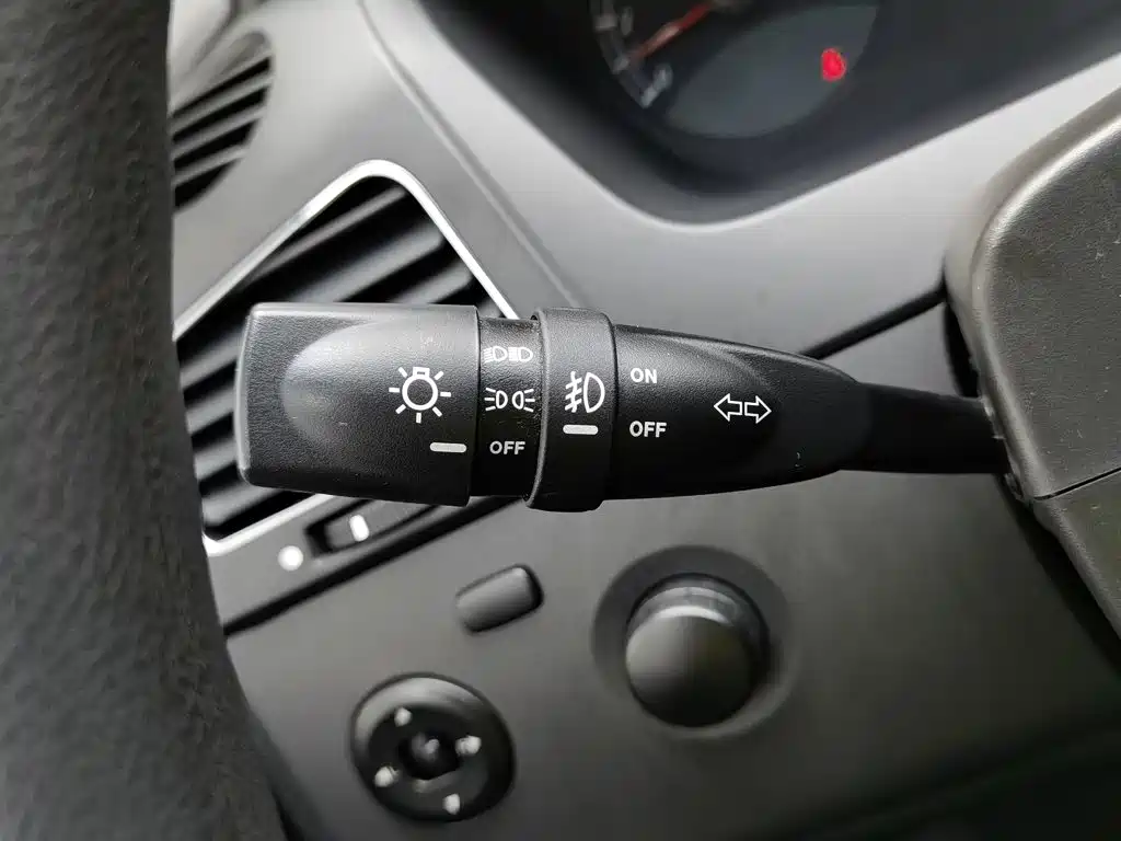 Roewe W5 — миниатюра 21