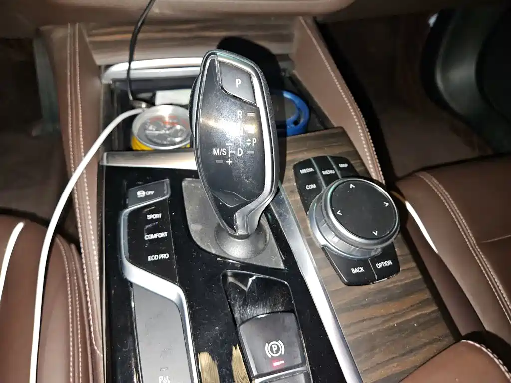 BMW 5 Series — миниатюра 15