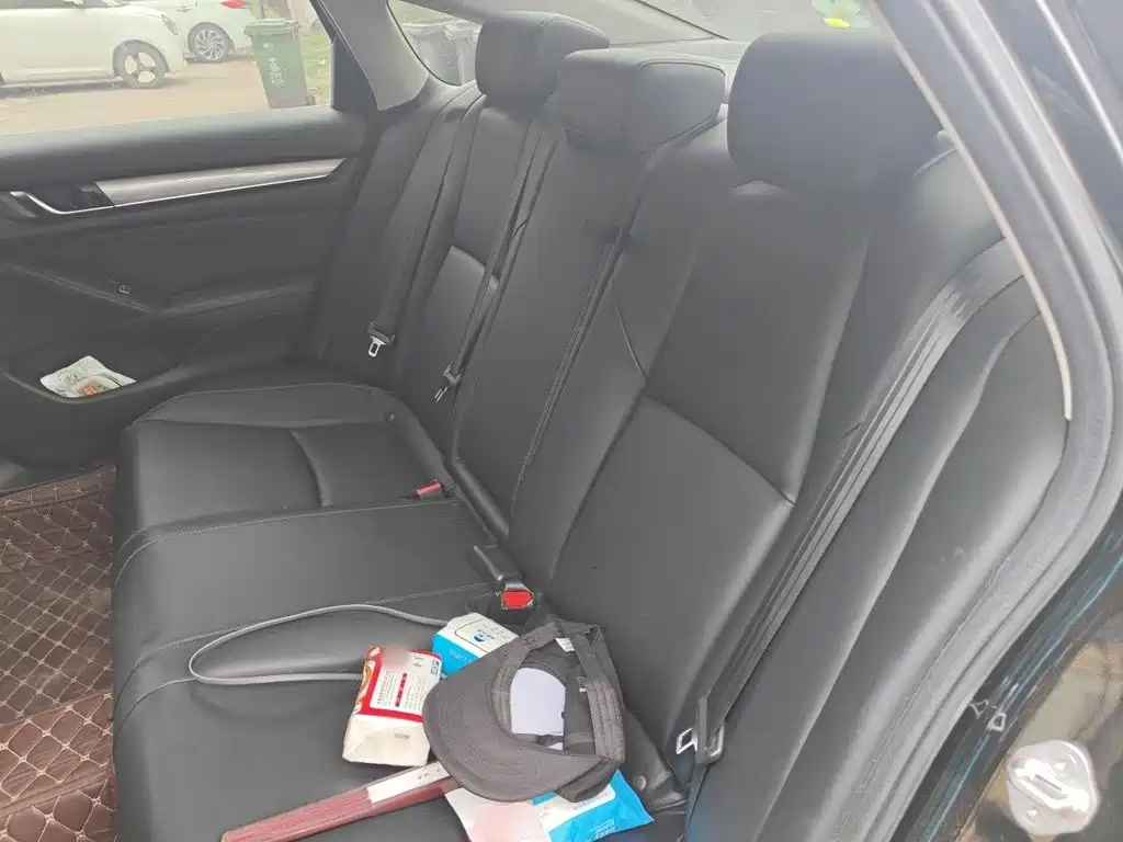 Honda Accord — миниатюра 18