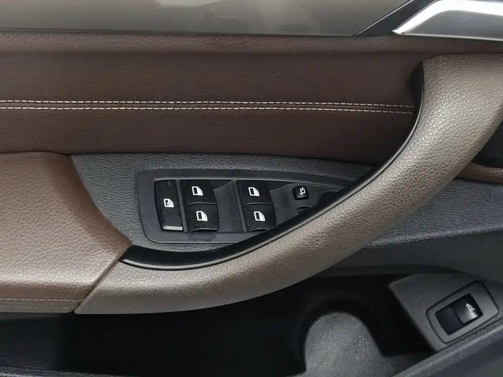 BMW X1 — миниатюра 9