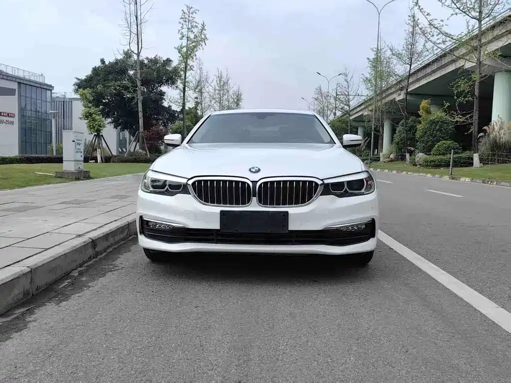 BMW 5 Series — миниатюра 2