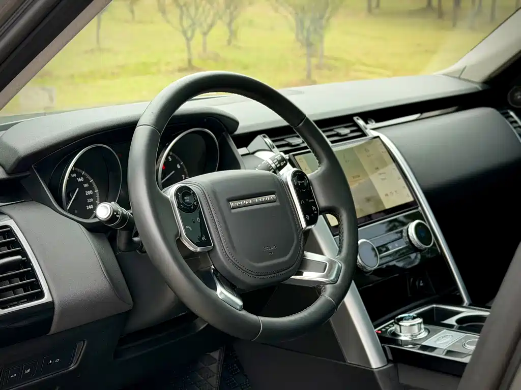Land Rover Discovery — миниатюра 7