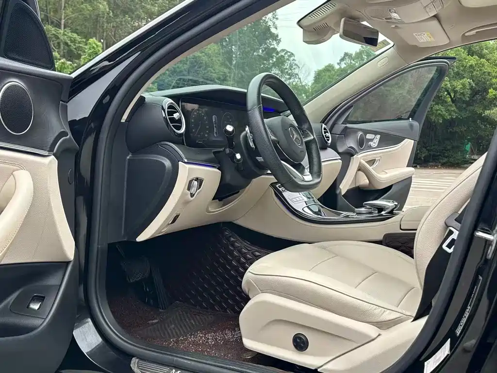 MERCEDES-BENZ E CLASS