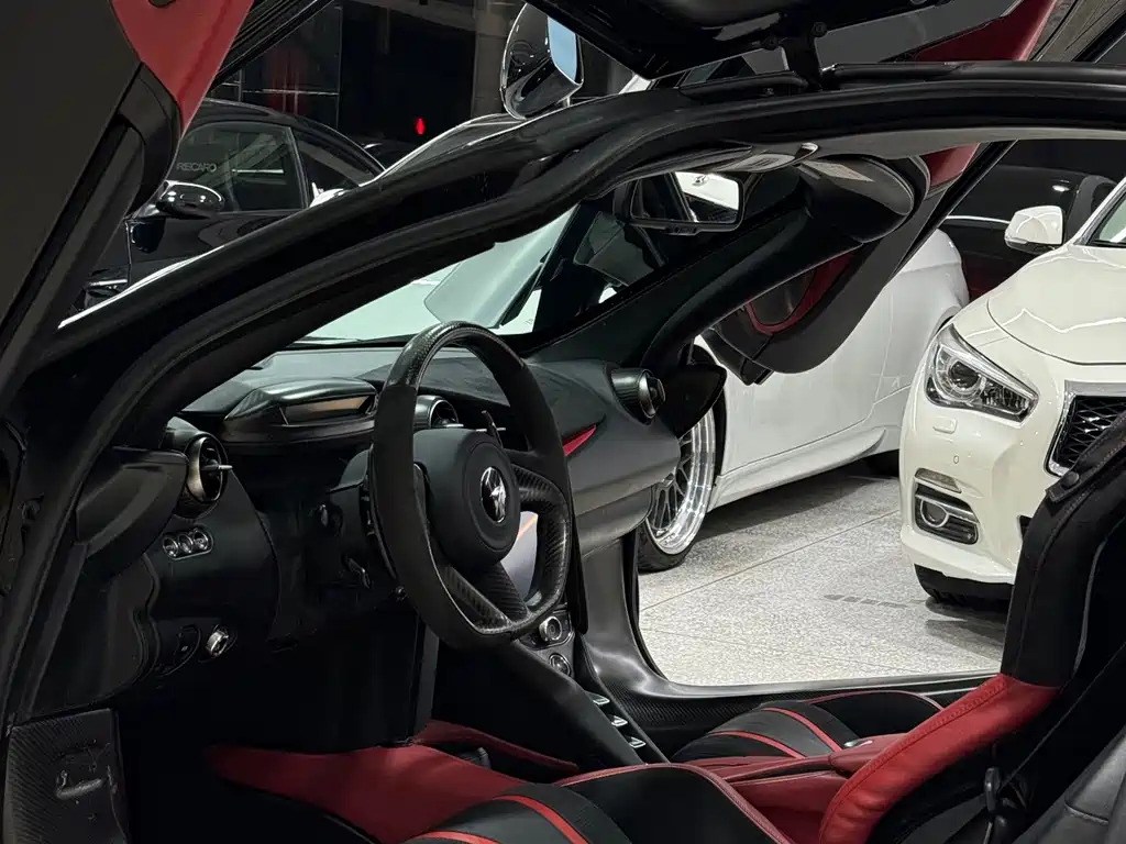 McLaren 720S — миниатюра 13