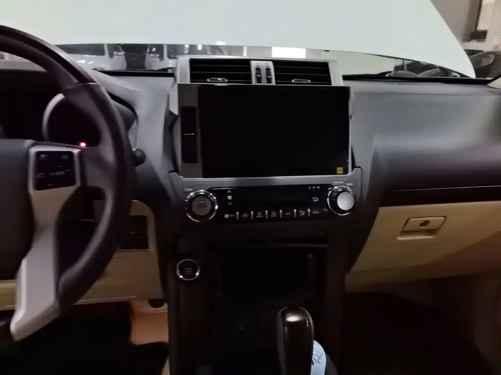 Toyota Prado — миниатюра 13
