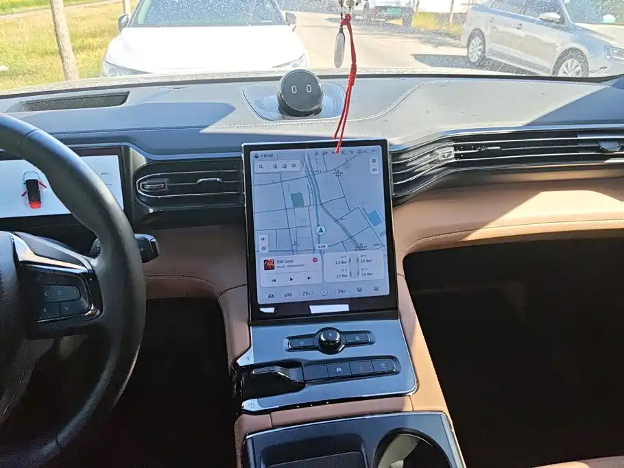 NIO ES6 — миниатюра 13