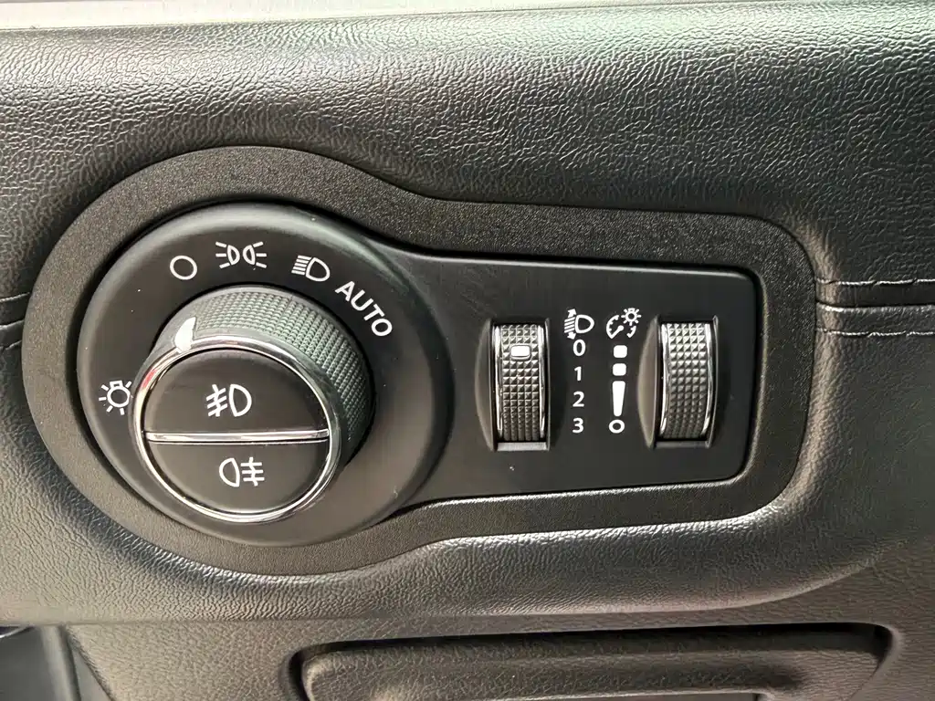 Jeep Commander — миниатюра 17
