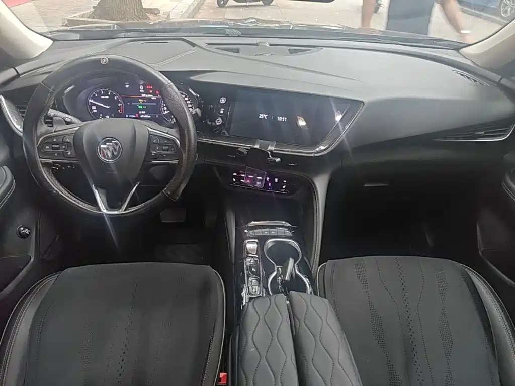 Buick Envision Plus — миниатюра 10