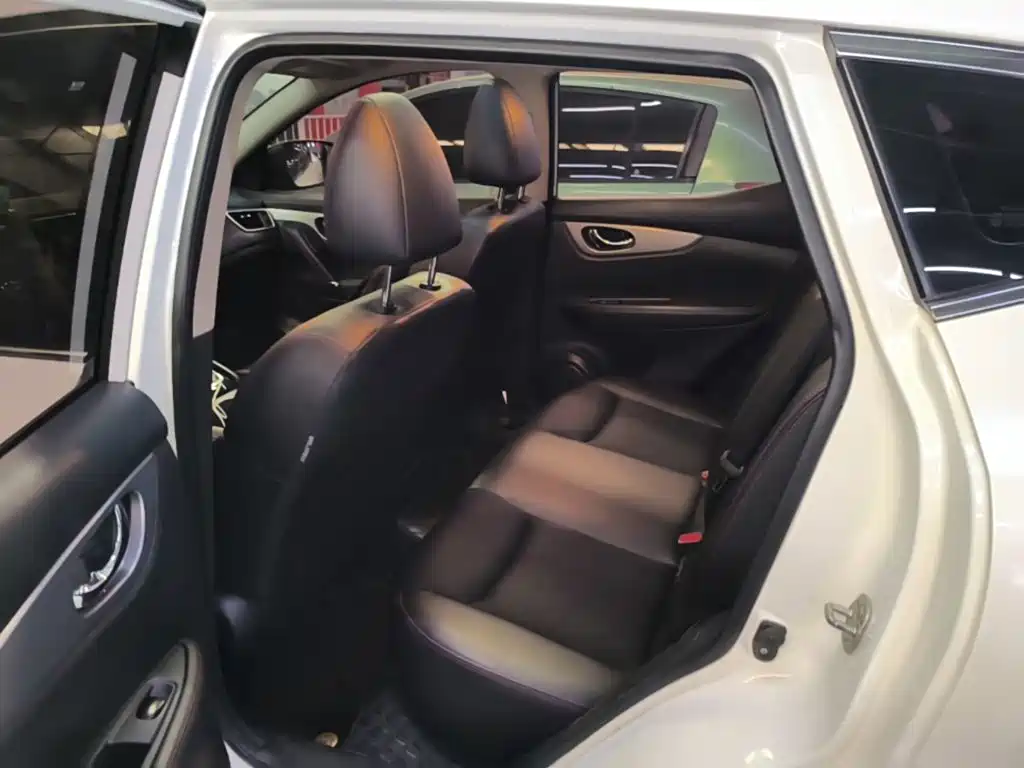 Nissan Qashqai — миниатюра 17