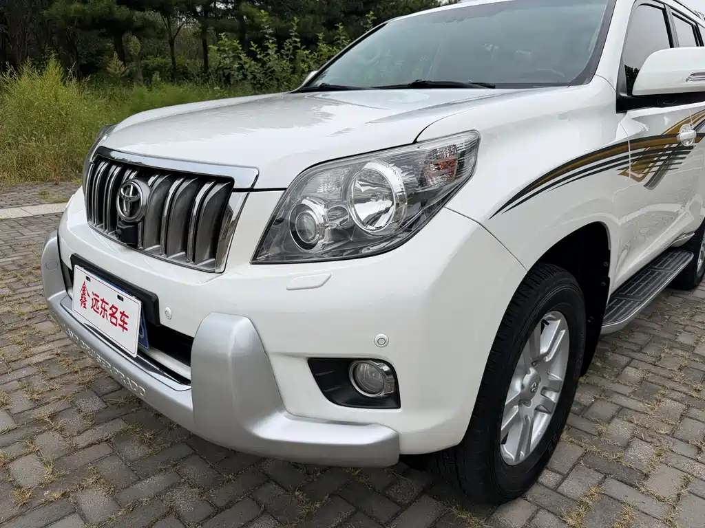 Toyota Land Cruiser Prado 2010 4.0L AT VX NAVI
