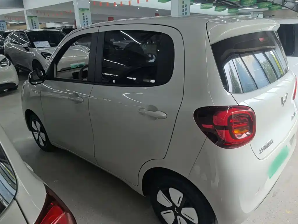 Wuling MINIEV — миниатюра 5