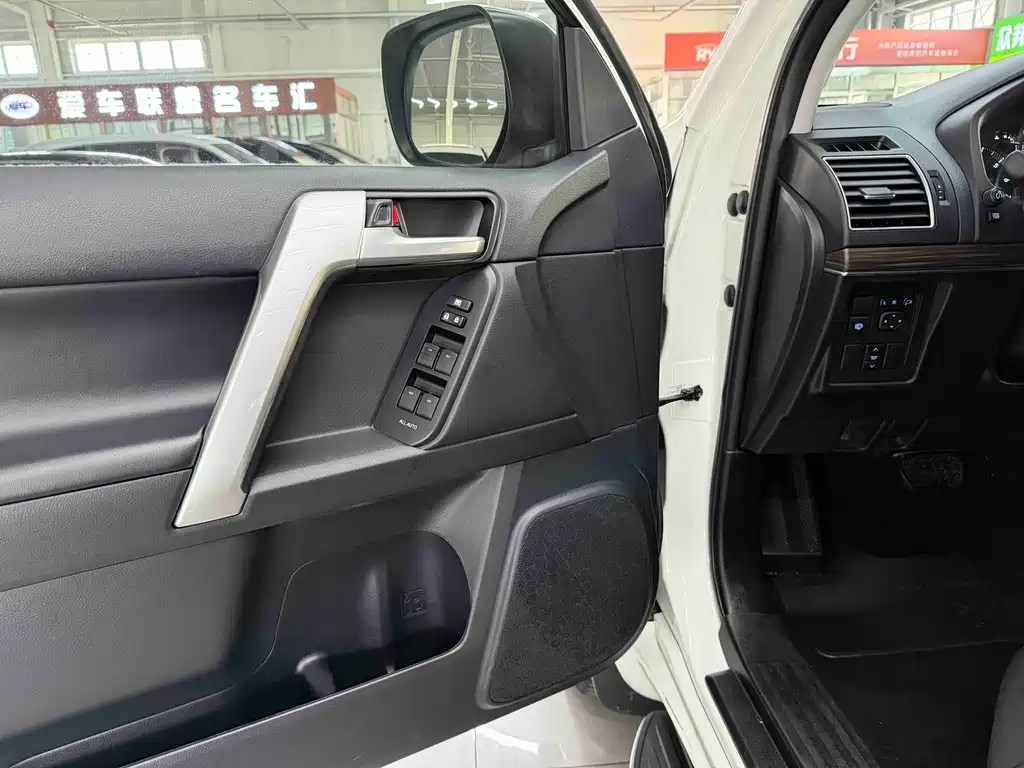 Toyota Land Cruiser Prado 2019 3.5L AT TX-L Premium