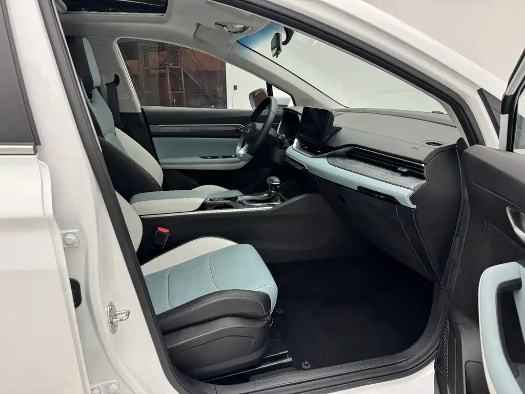 Geely Emgrand S — миниатюра 21