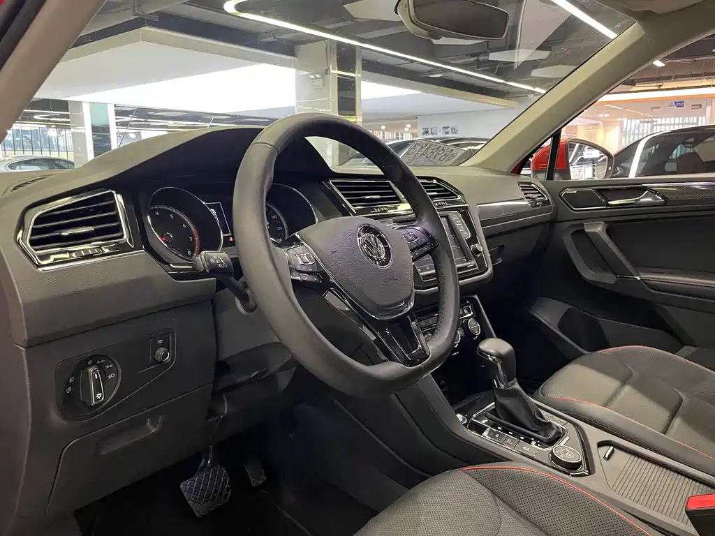 Volkswagen Tiguan L — миниатюра 13