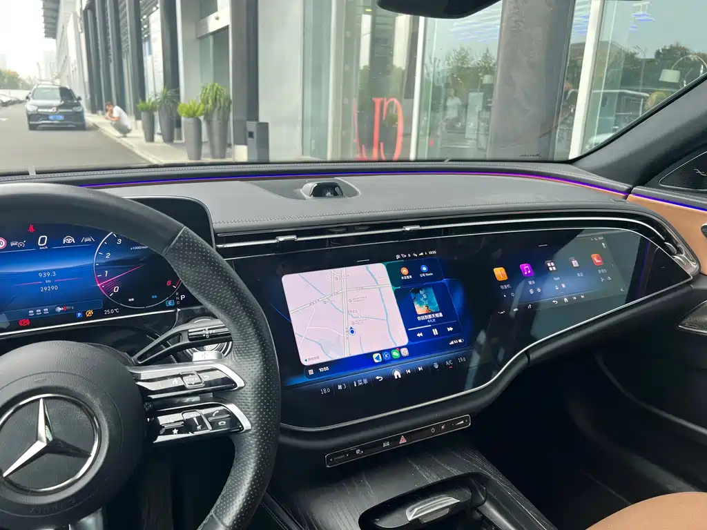 Mercedes-Benz E-Class — миниатюра 16