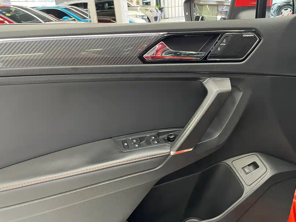 Volkswagen Tiguan L — миниатюра 34