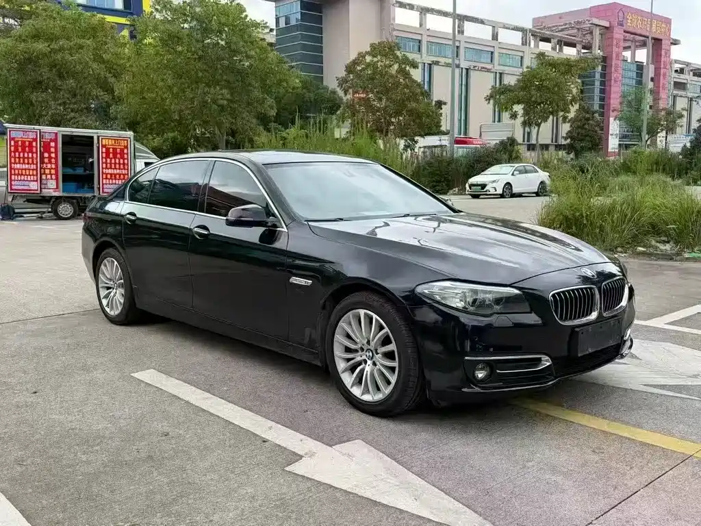 BMW 5 Series — миниатюра 3