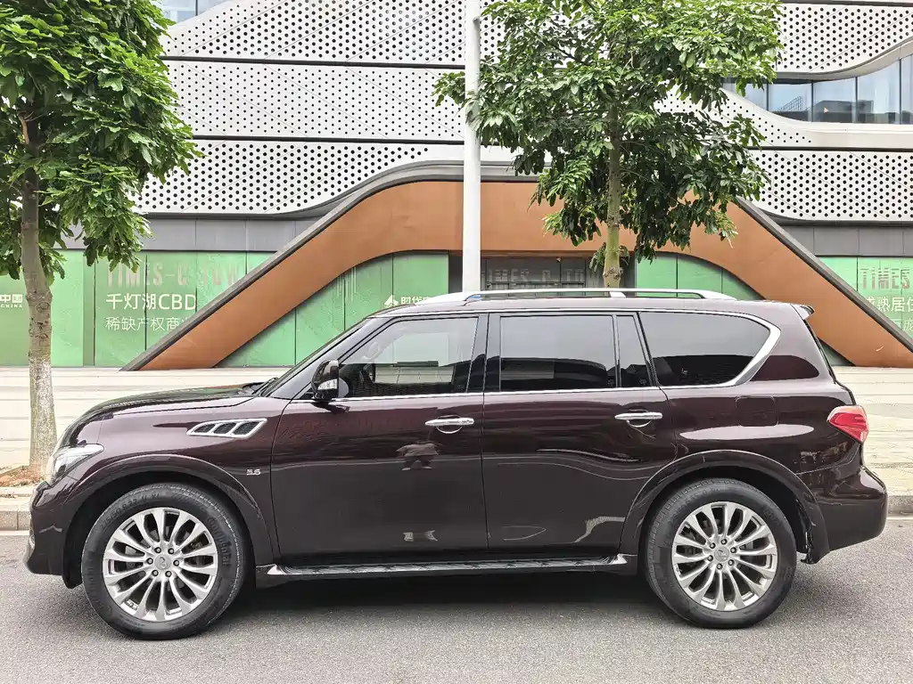 Infiniti QX80 2016 5.6L 4WD