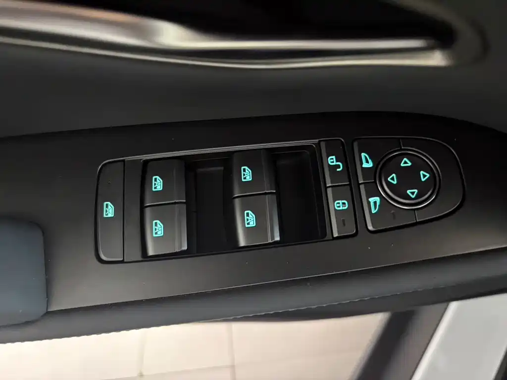 BYD Qin L — миниатюра 9
