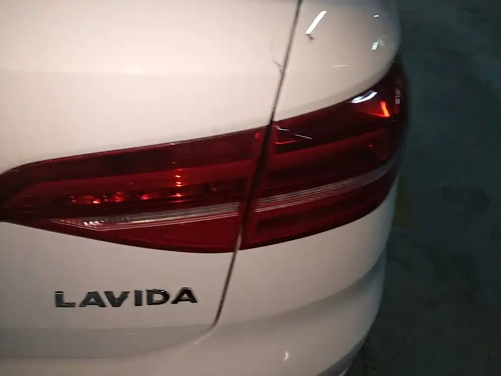 Volkswagen Lavida — миниатюра 8