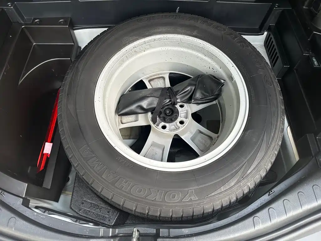 Toyota RAV4 — миниатюра 14