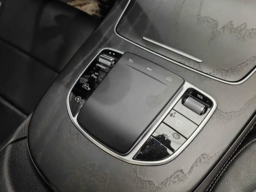 Mercedes-Benz E-Class — миниатюра 16