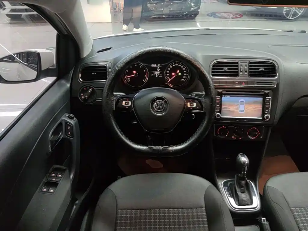 Volkswagen Polo — миниатюра 11