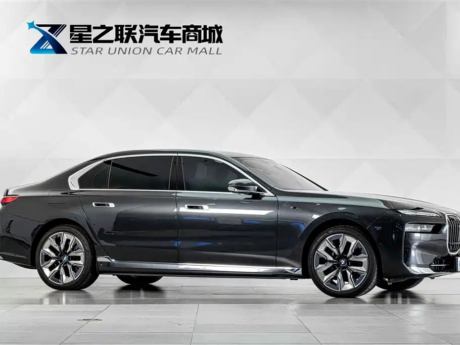 BMW i7 — миниатюра 5